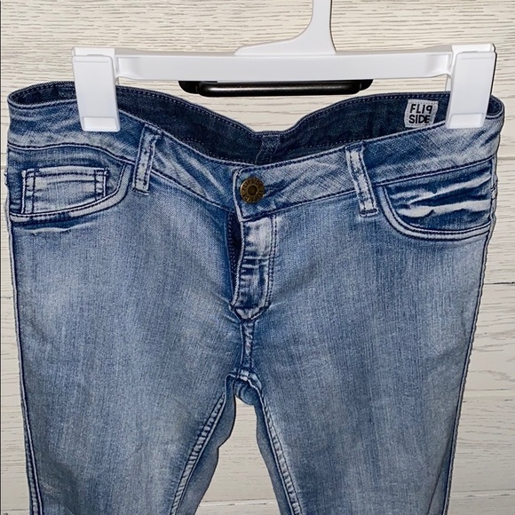 Flip Side Jeans - Picture 2 of 6